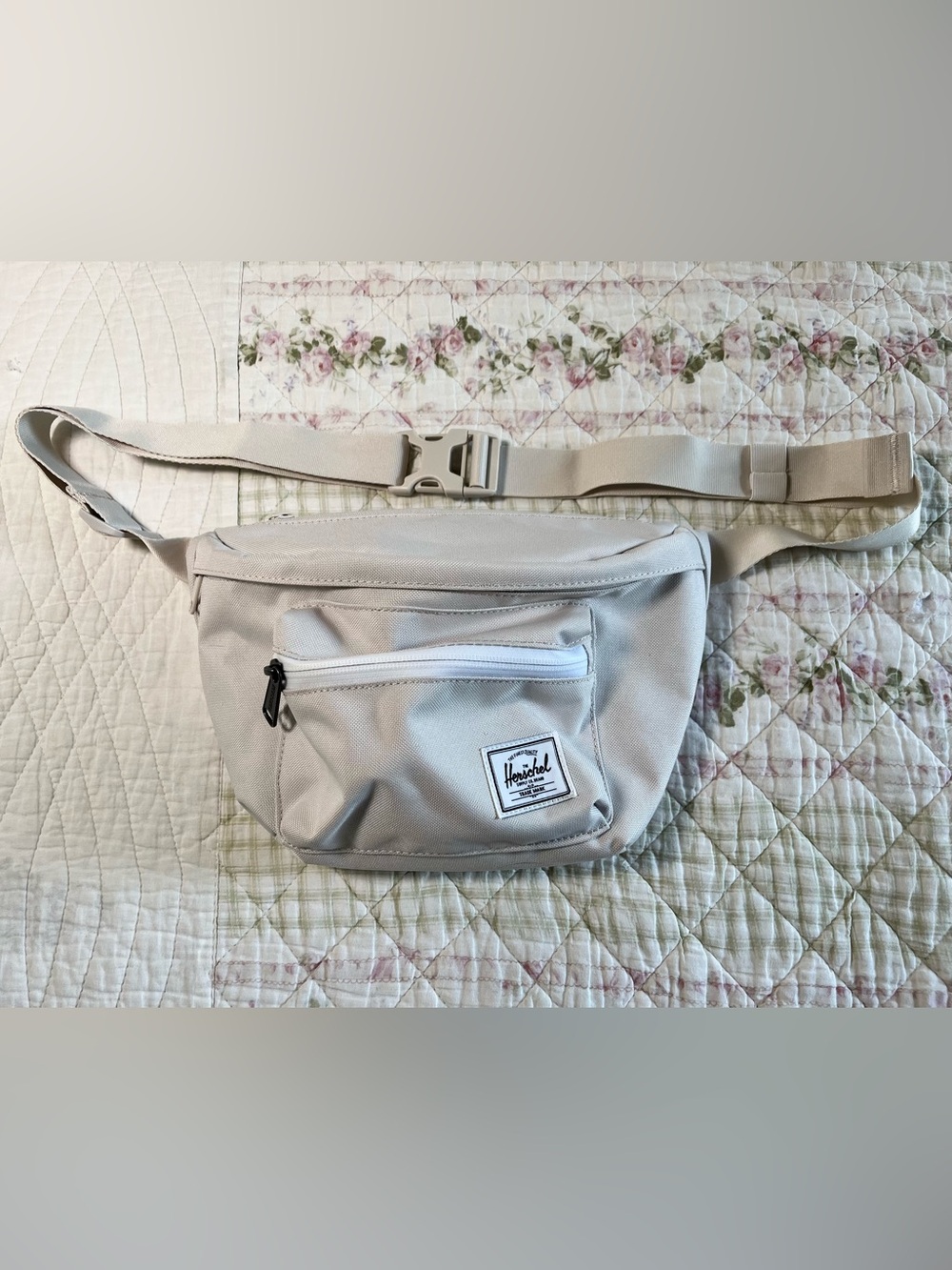 ✨ Herschel Supply Co. Pop Quiz Hip Pack in Moonbeam ✨